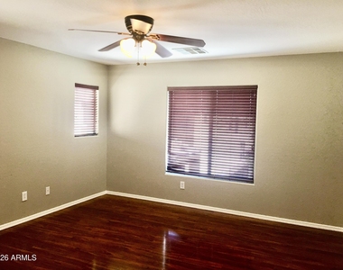 3271 E Carla Vista Drive - Photo Thumbnail 9