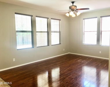 3271 E Carla Vista Drive - Photo Thumbnail 4