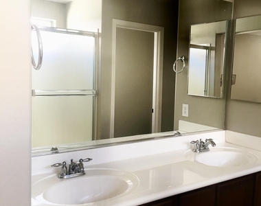 3271 E Carla Vista Drive - Photo Thumbnail 12