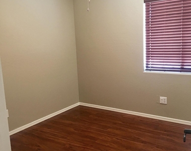 3271 E Carla Vista Drive - Photo Thumbnail 17