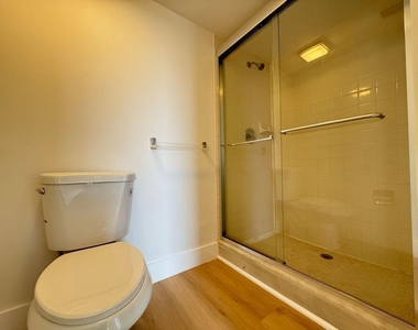 3511 Village Boulevard - Photo Thumbnail 12