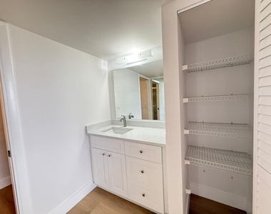 3511 Village Boulevard - Photo Thumbnail 6