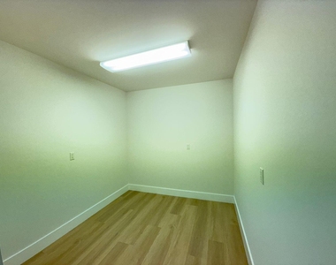 3511 Village Boulevard - Photo Thumbnail 19