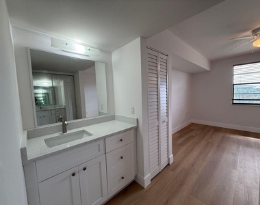 3511 Village Boulevard - Photo Thumbnail 11