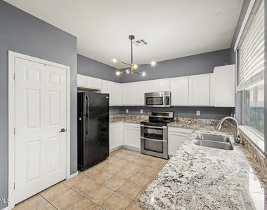 11532 W Cottonwood Lane - Photo Thumbnail 10