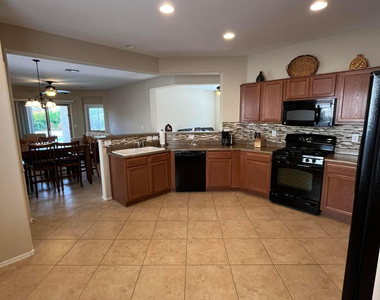 26087 W Tonto Lane - Photo Thumbnail 5