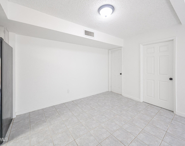 17032 N 16th Drive - Photo Thumbnail 6
