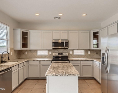 16059 W Pima Street - Photo Thumbnail 7