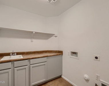 16059 W Pima Street - Photo Thumbnail 4