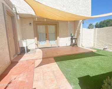 6026 N 79th Street - Photo Thumbnail 20