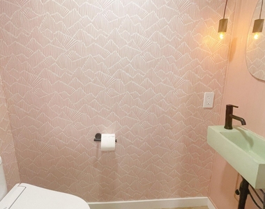 6026 N 79th Street - Photo Thumbnail 16