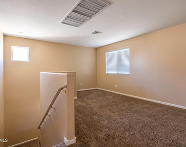 18892 N Toledo Avenue - Photo Thumbnail 11
