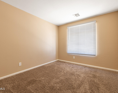 18892 N Toledo Avenue - Photo Thumbnail 14