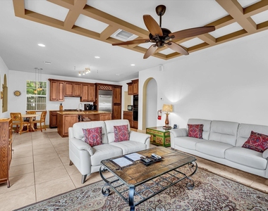 724 Park Place - Photo Thumbnail 6