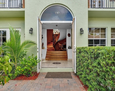 724 Park Place - Photo Thumbnail 1