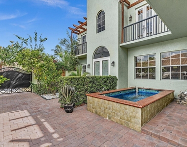 724 Park Place - Photo Thumbnail 20