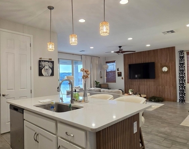21668 N Belt Drive - Photo Thumbnail 14