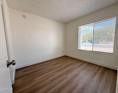 15420 N 23rd Drive - Photo Thumbnail 17