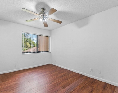 1149 Nw 13th Street - Photo Thumbnail 14