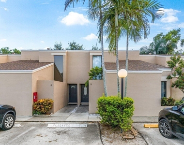 1149 Nw 13th Street - Photo Thumbnail 20