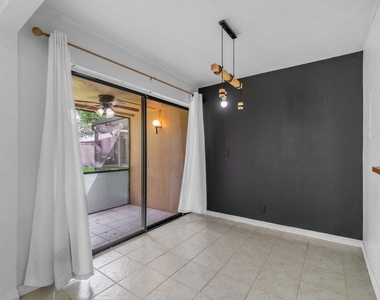 1149 Nw 13th Street - Photo Thumbnail 3