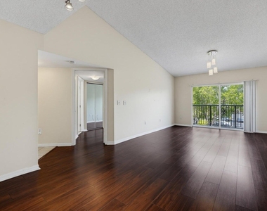 400 Crestwood Court N - Photo Thumbnail 29