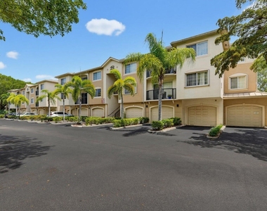 400 Crestwood Court N - Photo Thumbnail 21