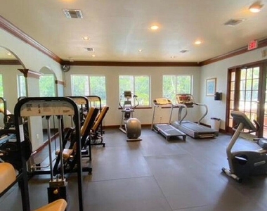 400 Crestwood Court N - Photo Thumbnail 44