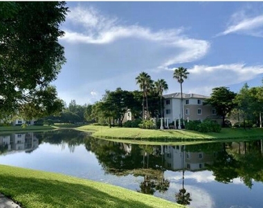 400 Crestwood Court N - Photo Thumbnail 42