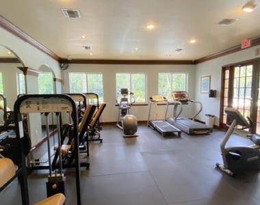400 Crestwood Court N - Photo Thumbnail 40
