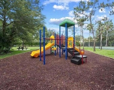 400 Crestwood Court N - Photo Thumbnail 46
