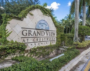 400 Crestwood Court N - Photo Thumbnail 33