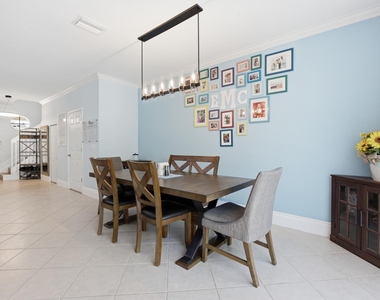 3078 N Evergreen Circle - Photo Thumbnail 7
