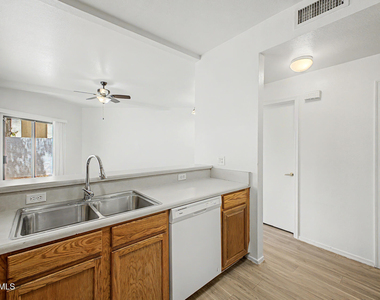 280 S Elizabeth Way - Photo Thumbnail 9