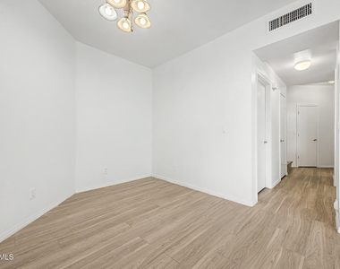 280 S Elizabeth Way - Photo Thumbnail 4