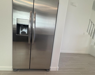 24741 N 164th Drive - Photo Thumbnail 4