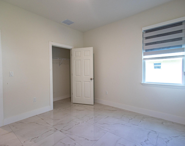 2149 Sw Susset Lane - Photo Thumbnail 10