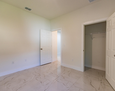 2149 Sw Susset Lane - Photo Thumbnail 27