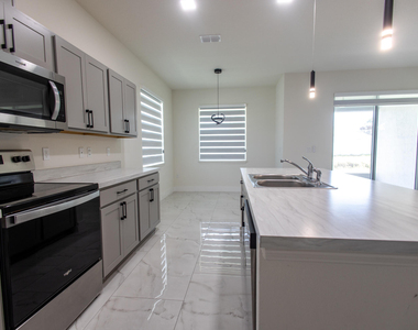 2149 Sw Susset Lane - Photo Thumbnail 36