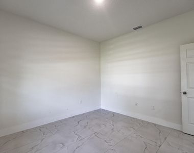 2149 Sw Susset Lane - Photo Thumbnail 22
