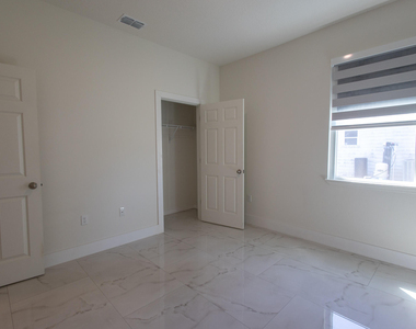 2149 Sw Susset Lane - Photo Thumbnail 15