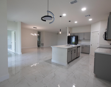2149 Sw Susset Lane - Photo Thumbnail 46