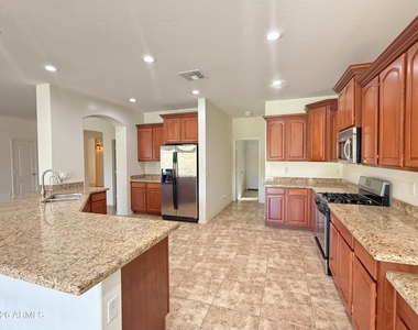 2778 E Courtney Street - Photo Thumbnail 7