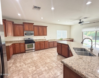 2778 E Courtney Street - Photo Thumbnail 8