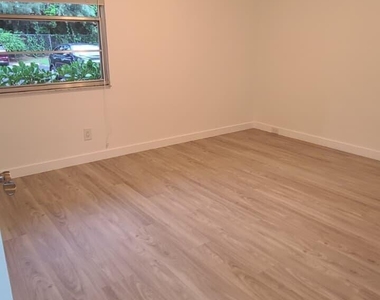 1200 Sw 124th - Photo Thumbnail 13