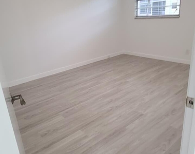 1200 Sw 124th - Photo Thumbnail 12