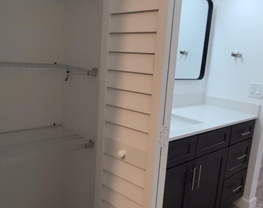 1200 Sw 124th - Photo Thumbnail 17