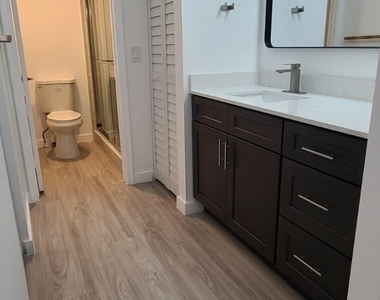 1200 Sw 124th - Photo Thumbnail 15
