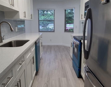 1200 Sw 124th - Photo Thumbnail 9