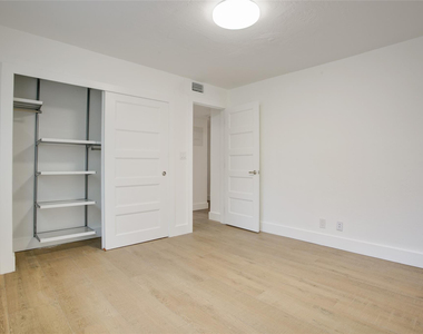 530 S Federal Highway - Photo Thumbnail 7